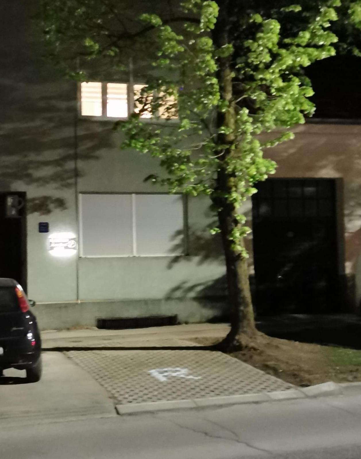 Apartman „Karolina” Nova Gradiska Luaran gambar